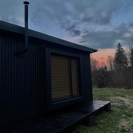 Chalet будиночок між річками гирло