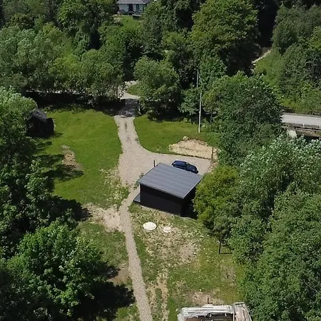 будиночок між річками гирло בקתה Iltsi
